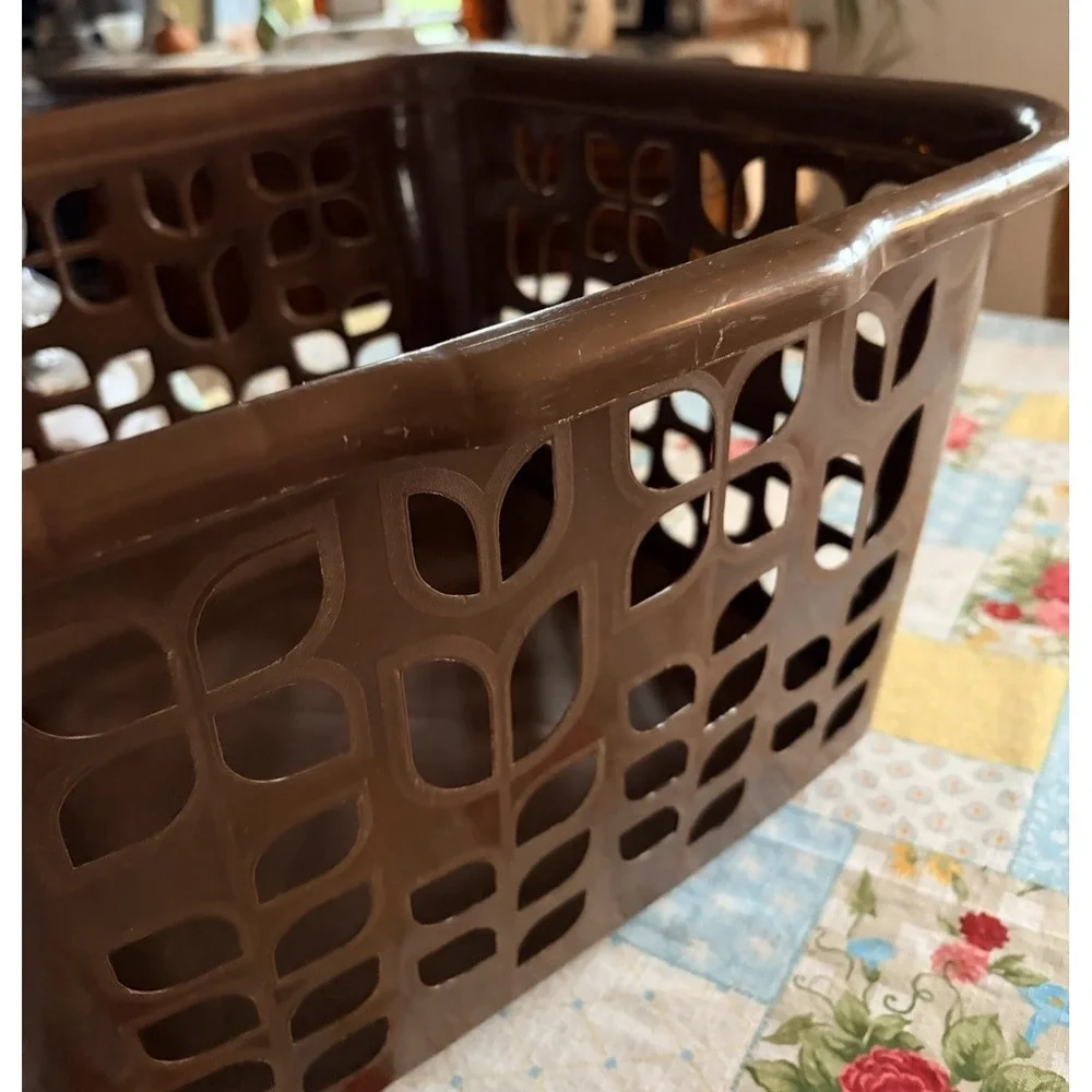 Vintage Rubbermaid 2968 Chocolate Brown Square Laundry Basket MCM Retro USA
